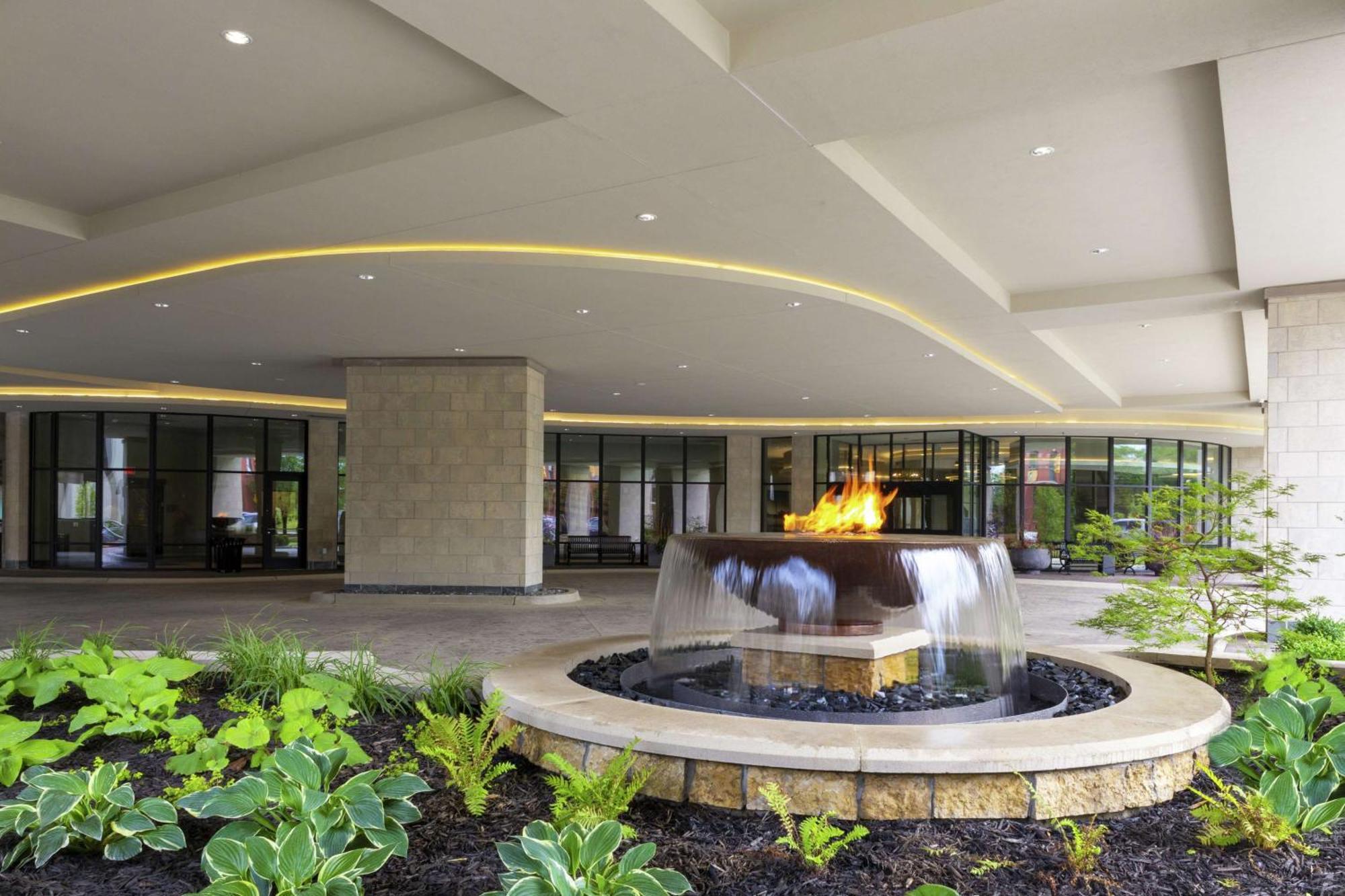 Embassy Suites By Hilton Grand Rapids Downtown Exterior photo